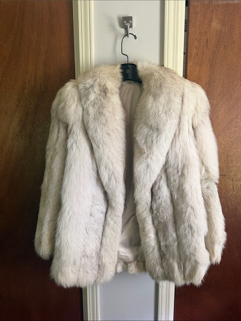 Luxury Women's Vintage  Fur Coat in Ivory